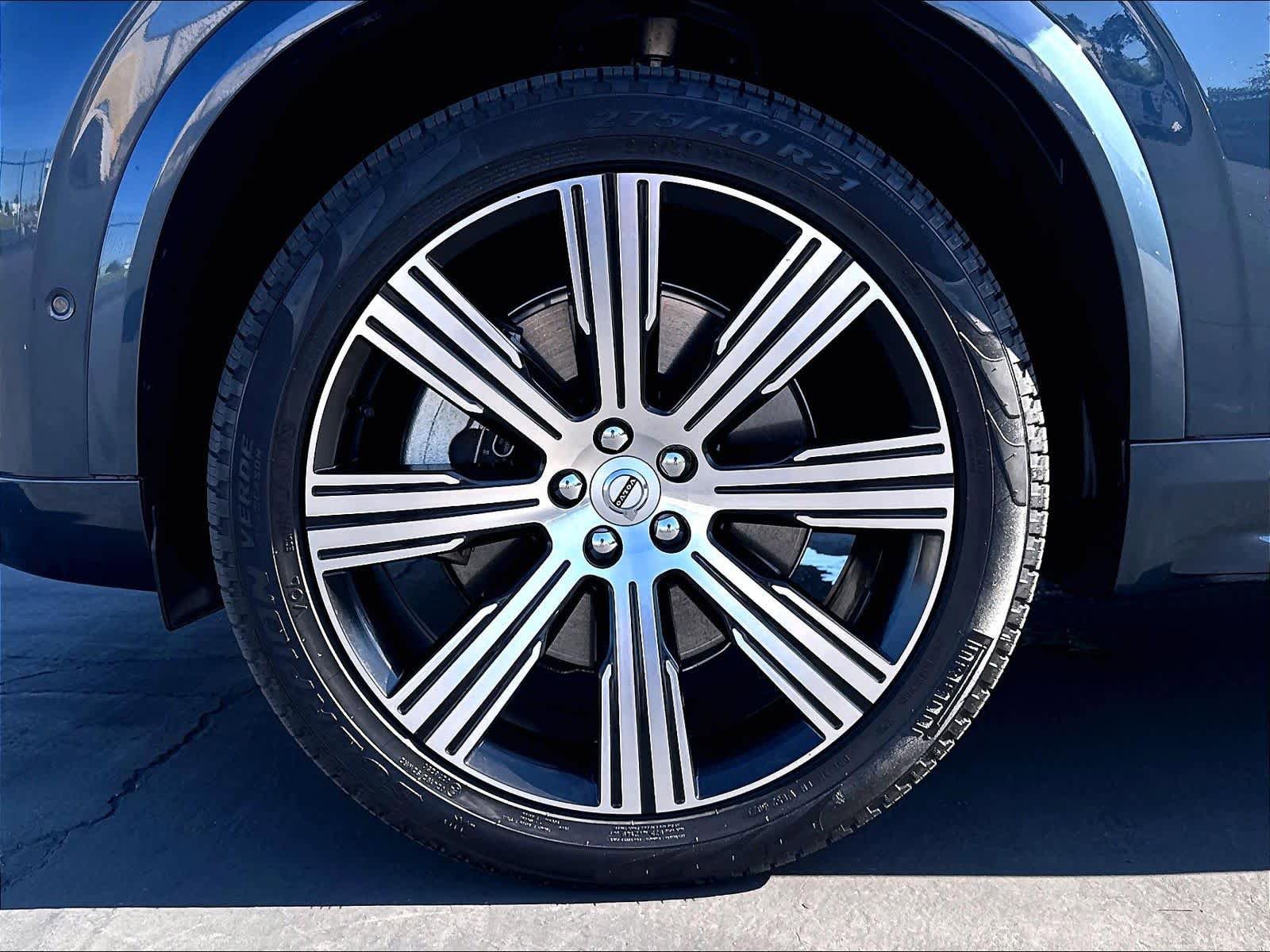 Used 2024 Volvo XC90 T8 Plus w/ Protection Package Premier AWD/4WD image 12