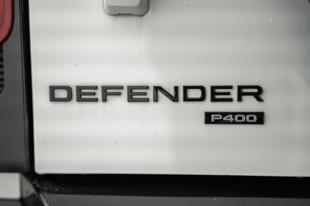 Used 2023 Land Rover Defender 130 X-Dynamic SE image 10