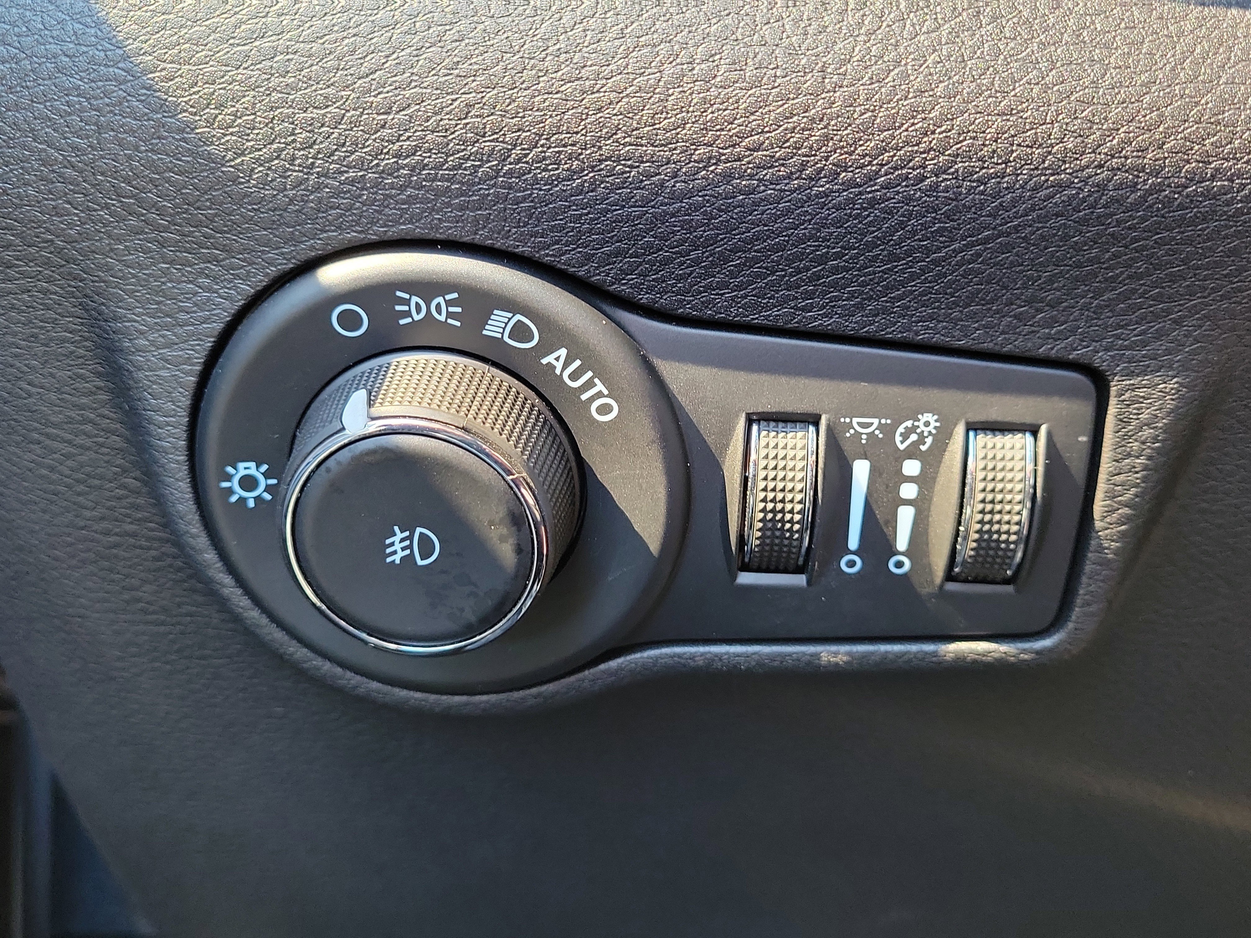 Used 2022 Jeep Compass Latitude w/ Sun and Sound Group image 27