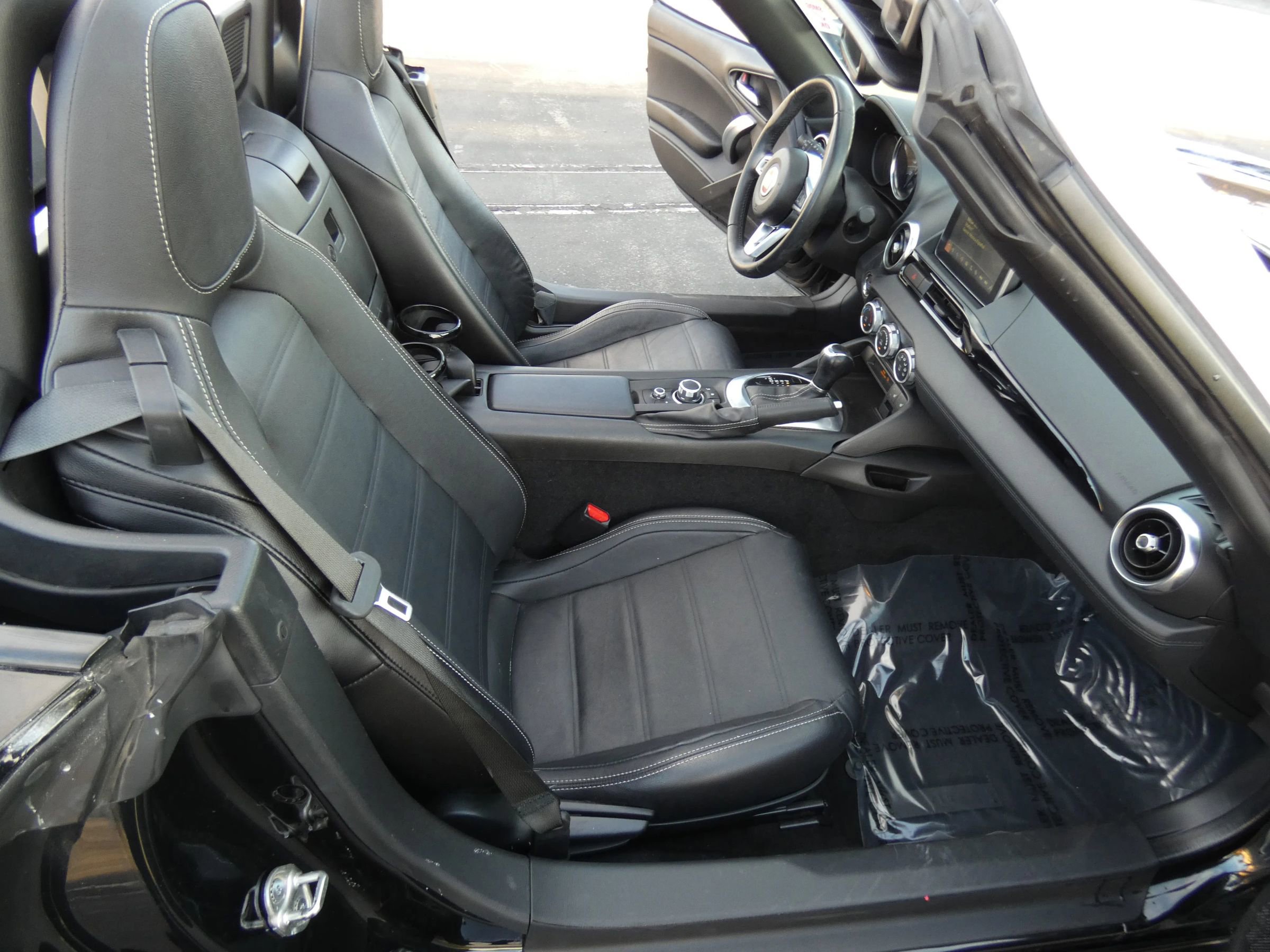 Used 2017 FIAT 124 Spider Lusso image 23