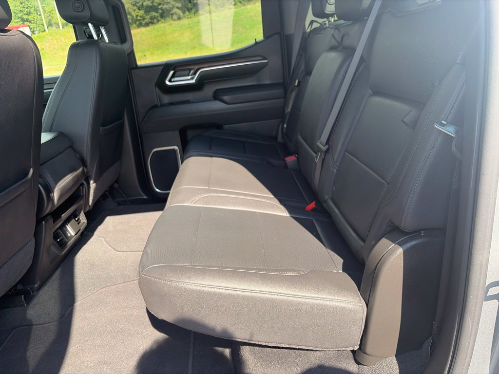 Used 2025 GMC Sierra 1500 SLT AWD/4WD image 32