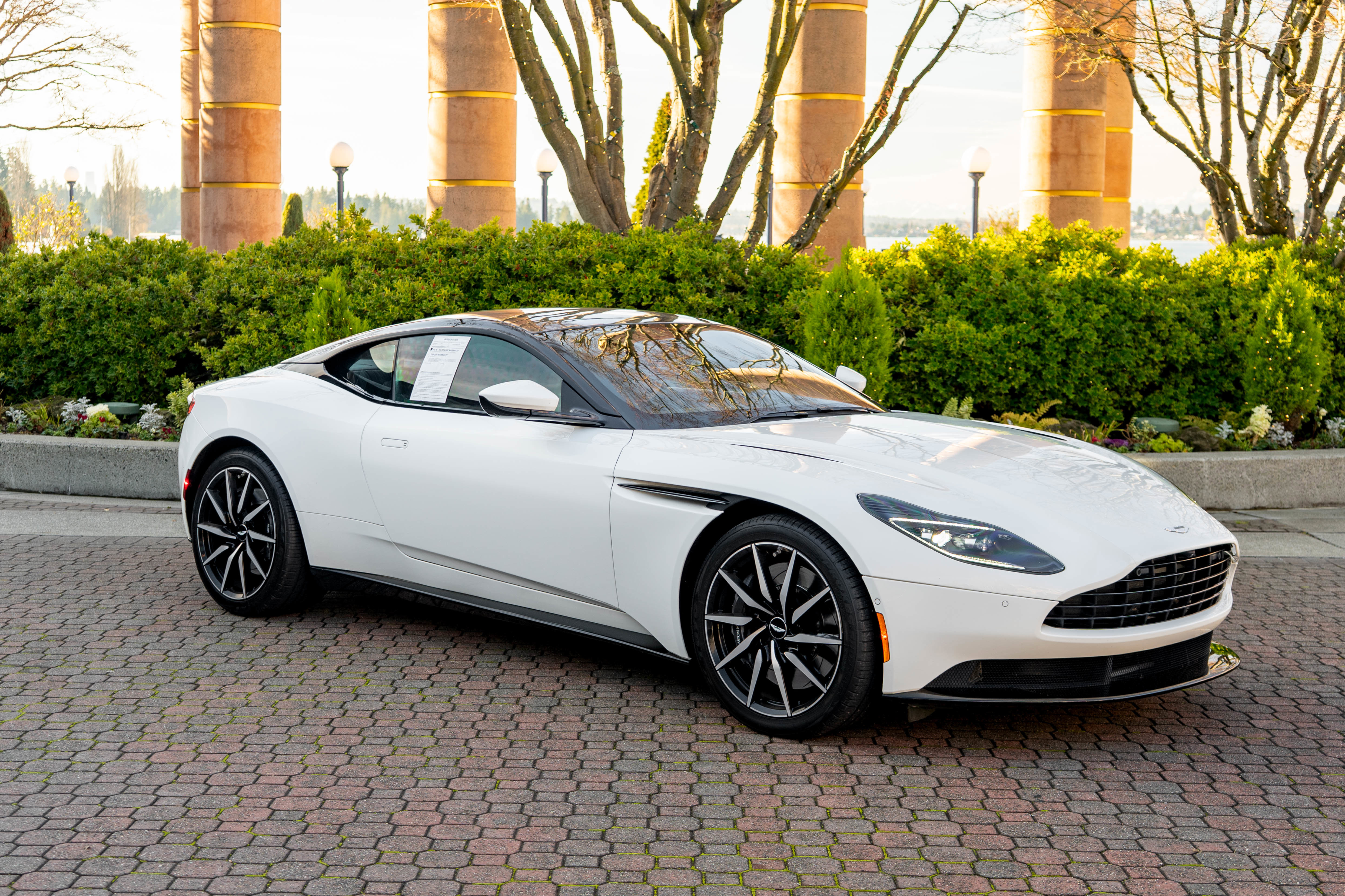 Used 2019 Aston Martin DB11 Coupe image 39