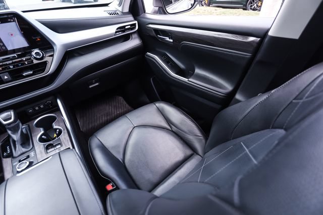 Used 2020 Toyota Highlander Platinum AWD/4WD image 26