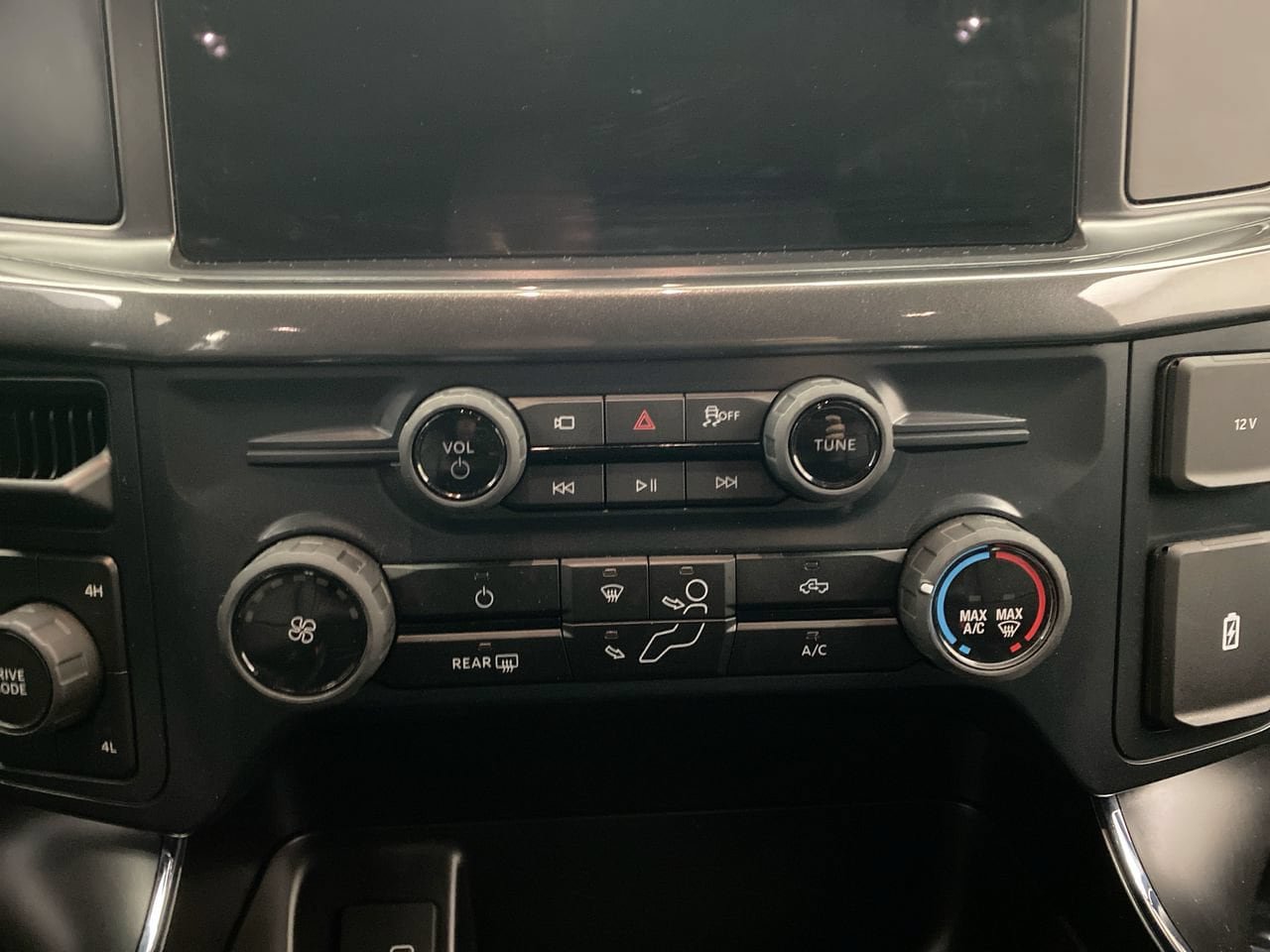 Used 2025 Ford F150 STX w/ Equipment Group 200A AWD/4WD image 22