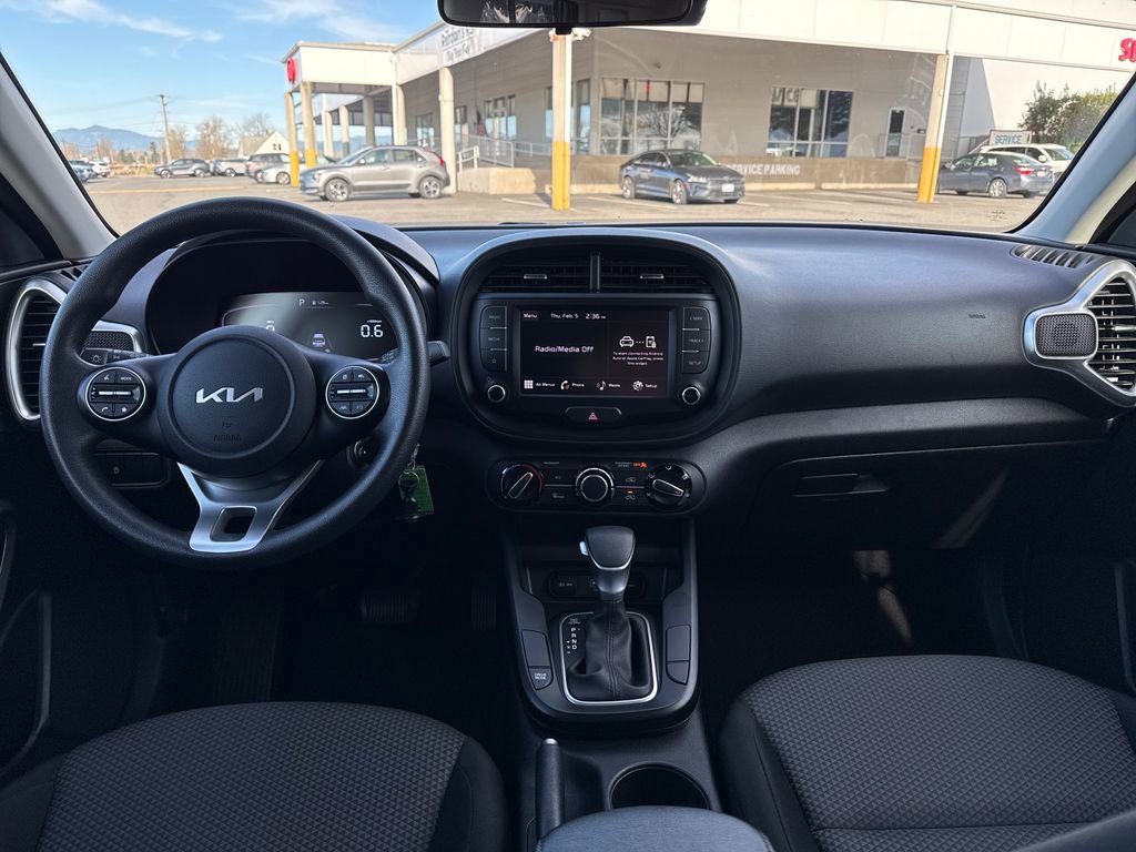 Certified 2023 Kia Soul LX w/ LX Technology Package image 20