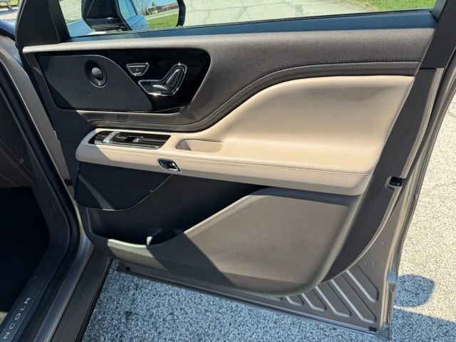 Used 2020 Lincoln Aviator Reserve w/ Equipment Group 201A image 46