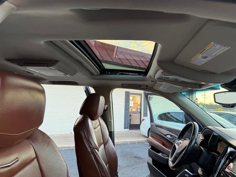 Used 2015 Cadillac Escalade ESV Luxury image 17