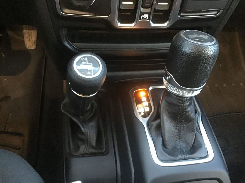Certified 2023 Jeep Wrangler Unlimited Sport AWD/4WD image 15