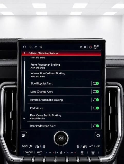 Used 2026 GMC Yukon Denali w/ Sun & Power Step Package AWD/4WD image 24