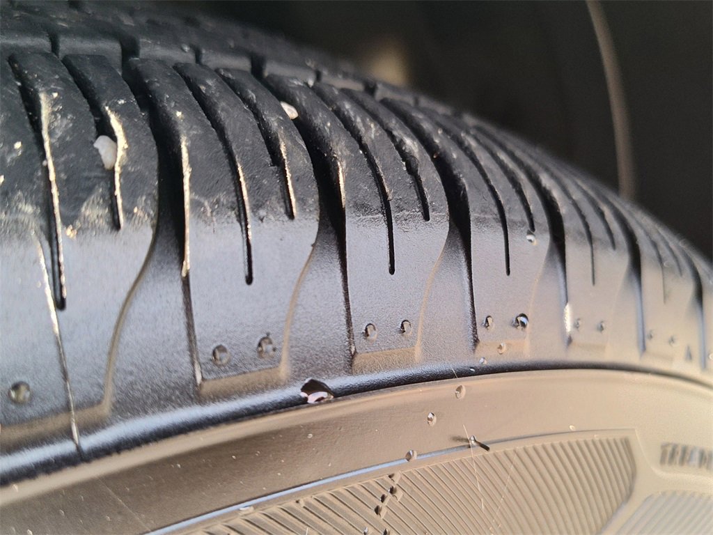 Used 2012 Chrysler Town & Country Limited w/ Luxury Group image 20