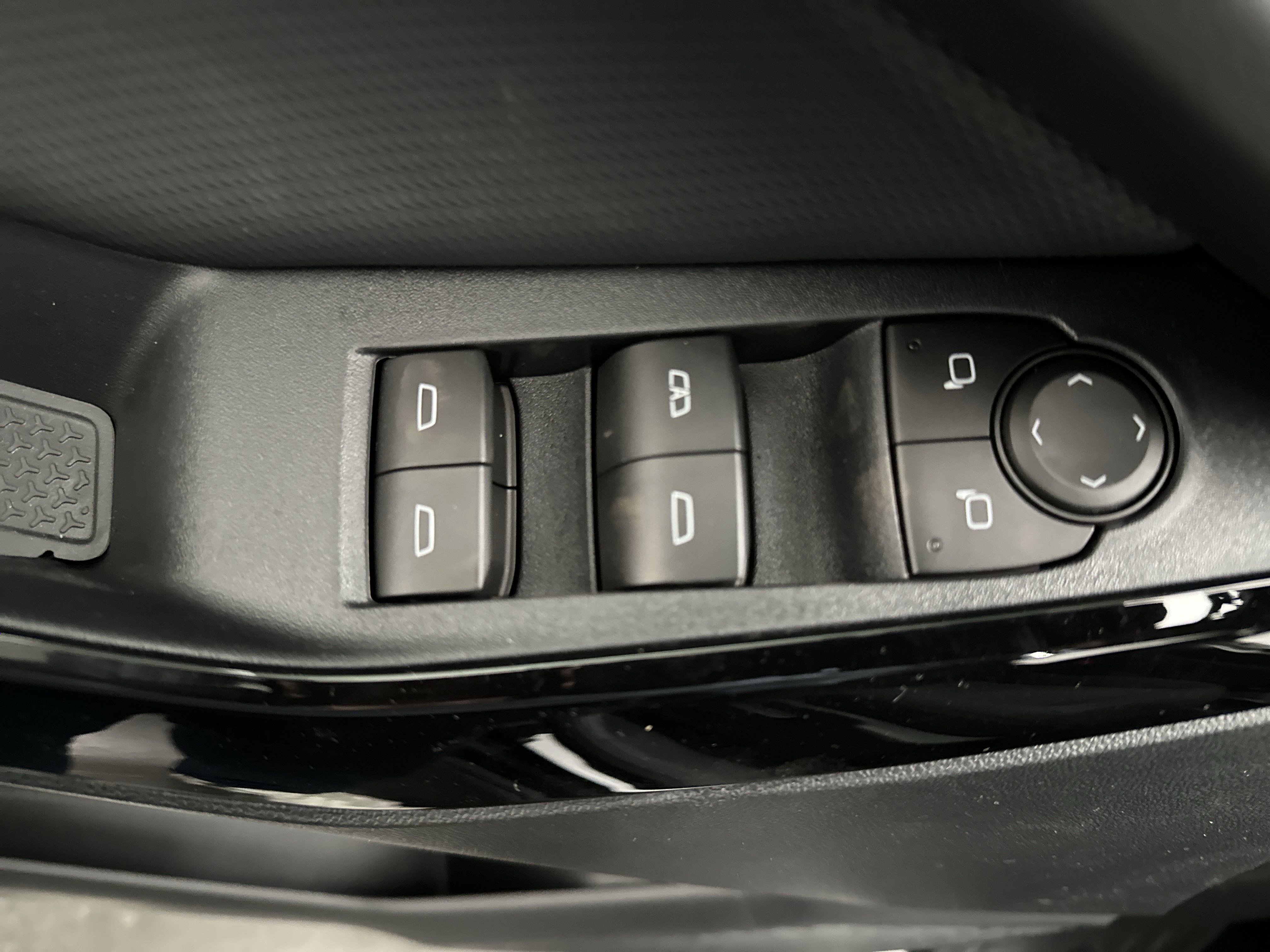 New 2026 Chevrolet Equinox LT w/ Safety and Technology Package image 19