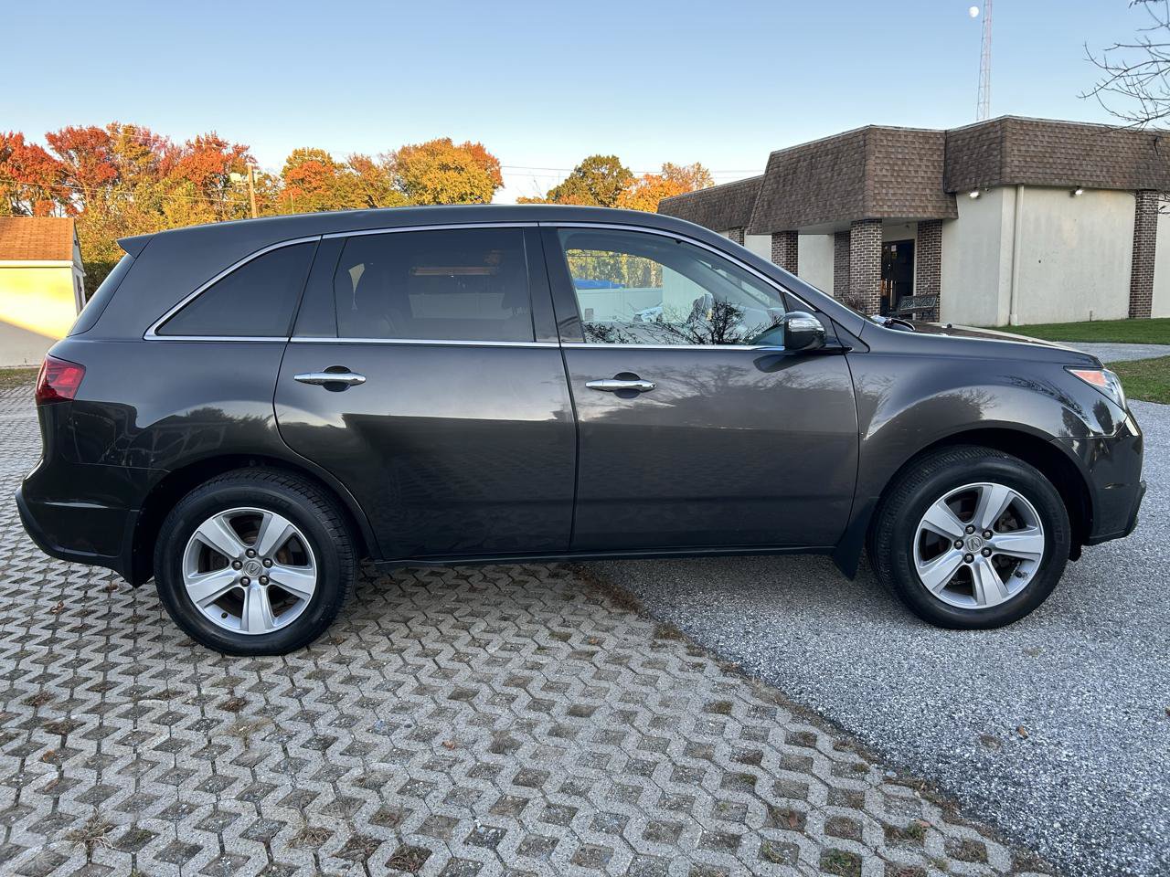 Used 2012 Acura MDX w/ Technology Package AWD/4WD image 4
