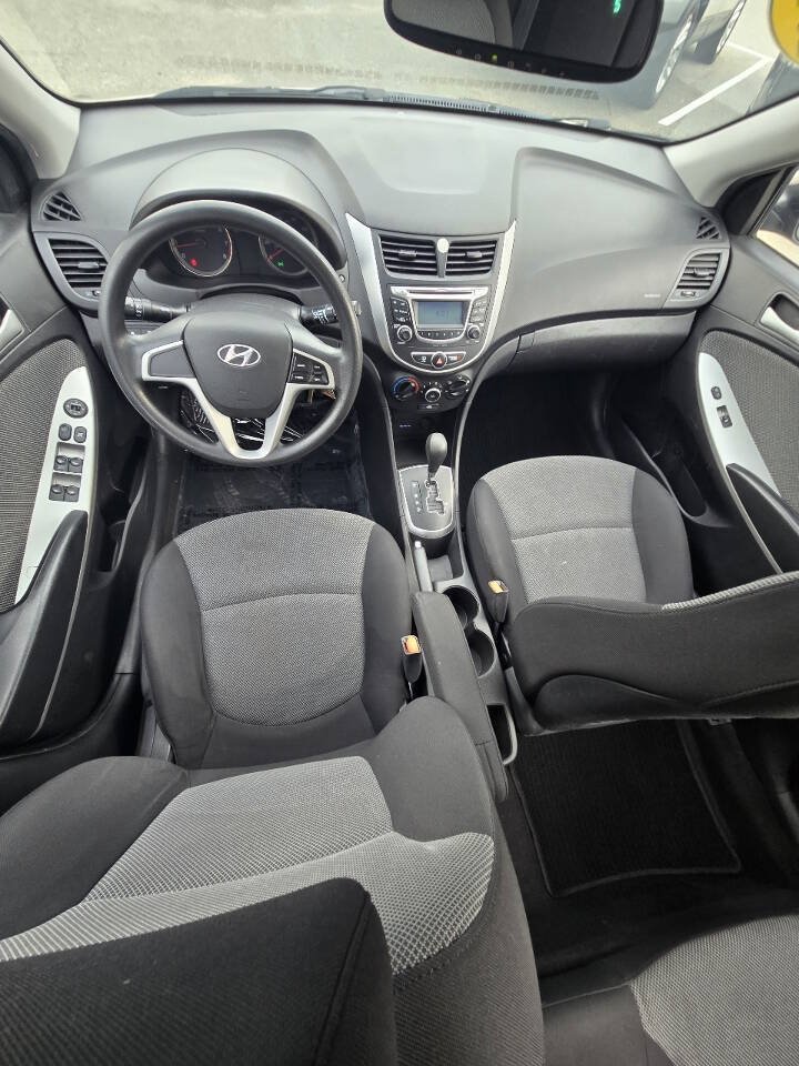 Used 2013 Hyundai Accent GS FWD image 26