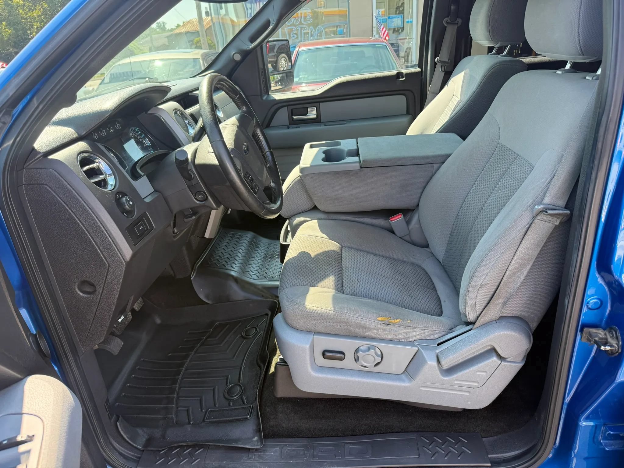 Used 2012 Ford F150 XLT w/ XLT Chrome Pkg AWD/4WD image 11