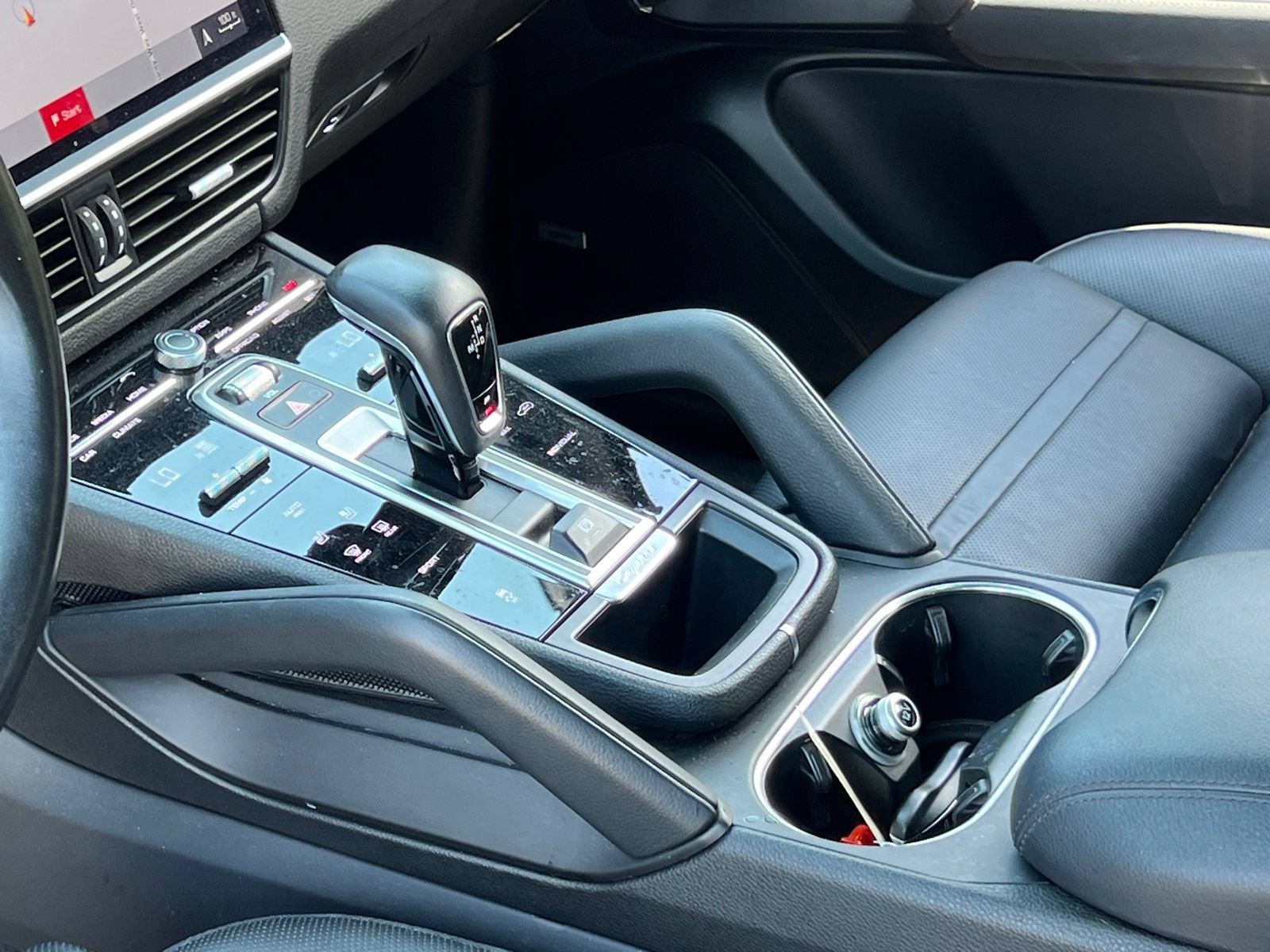 Certified 2020 Porsche Cayenne AWD/4WD image 28