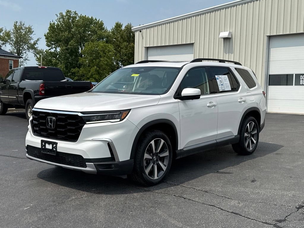 Used 2025 Honda Pilot Elite image 3