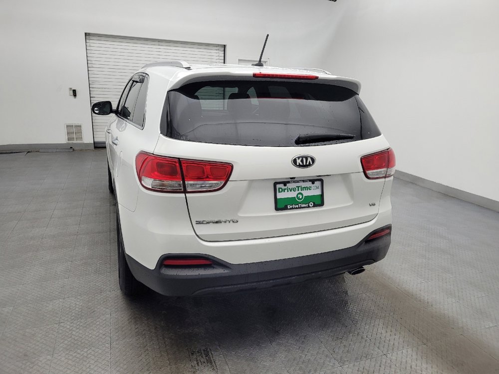 Used 2016 Kia Sorento LX image 6