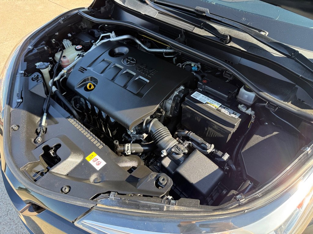 Used 2019 Toyota C-HR Limited FWD image 33
