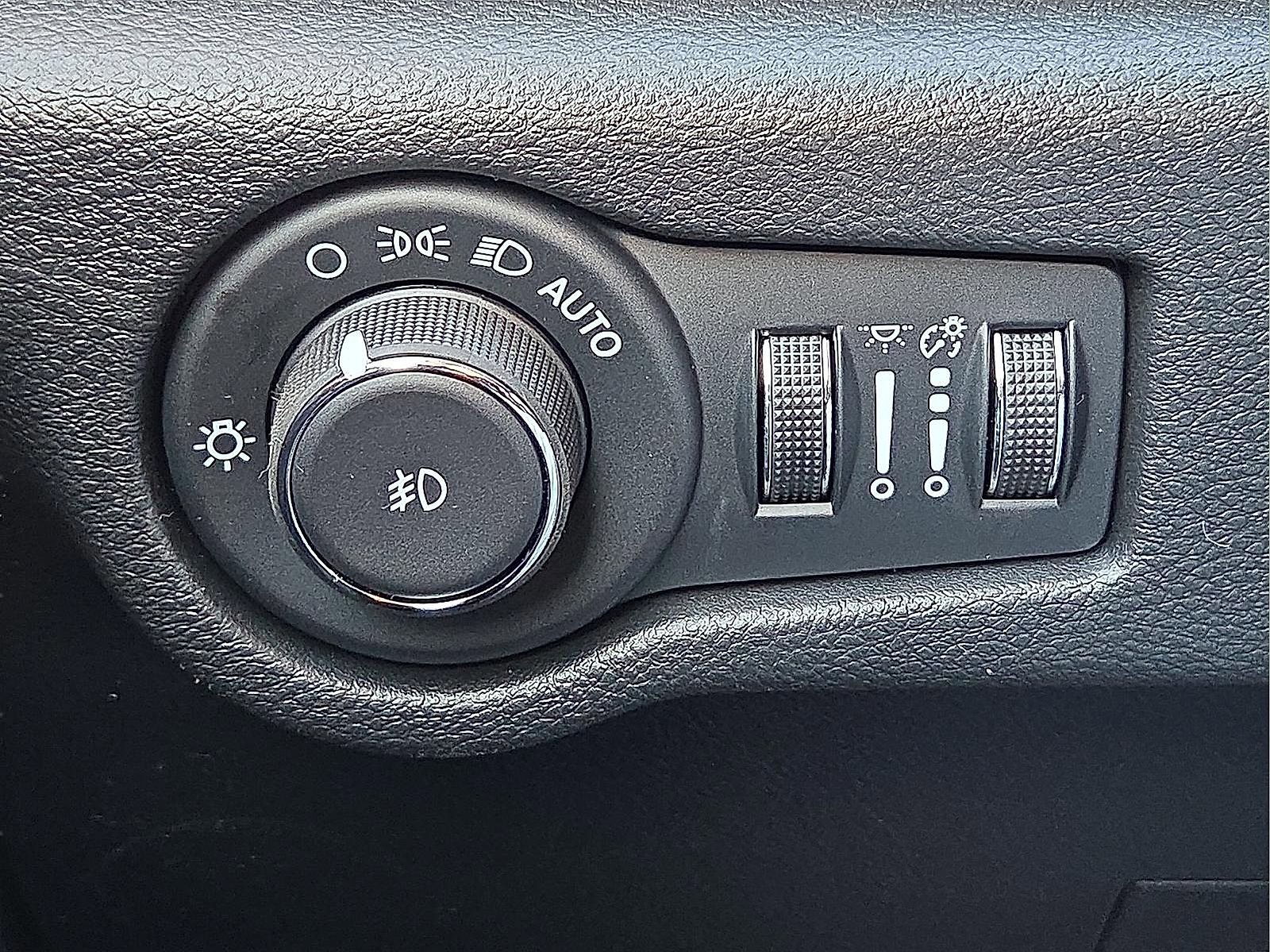 New 2026 Chrysler Pacifica Select w/ S Appearance Package image 21