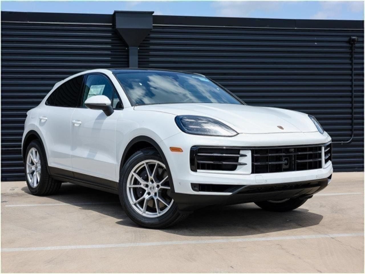 Certified 2025 Porsche Cayenne Coupe AWD/4WD image 9