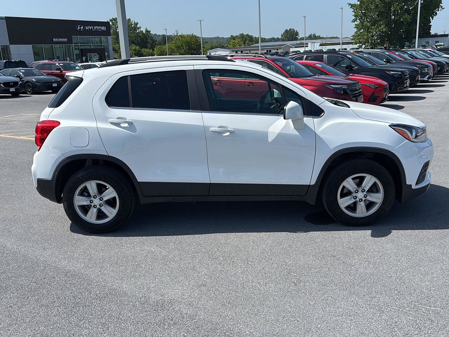 Used 2020 Chevrolet Trax LT AWD/4WD image 2
