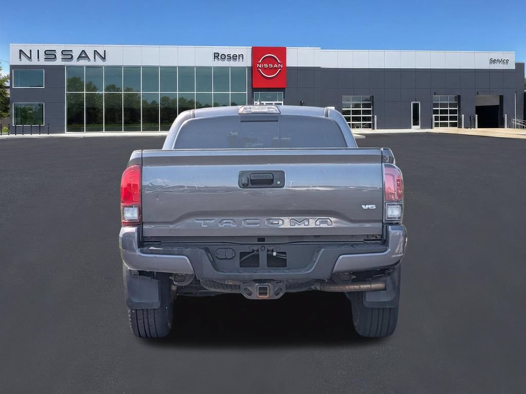 Used 2019 Toyota Tacoma TRD Sport AWD/4WD image 4