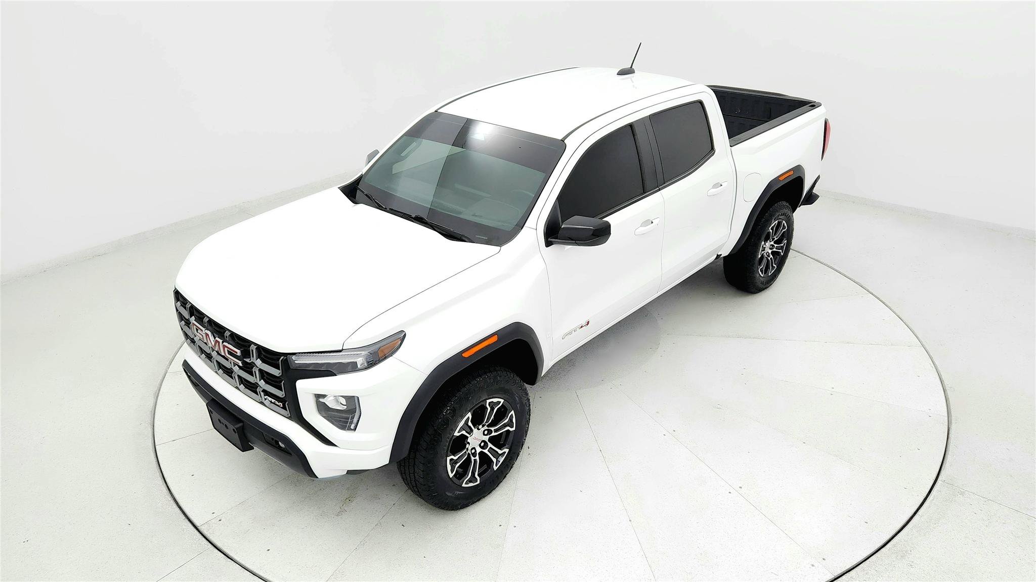 Used 2024 GMC Canyon AT4 w/ AT4 Premium Package AWD/4WD image 13