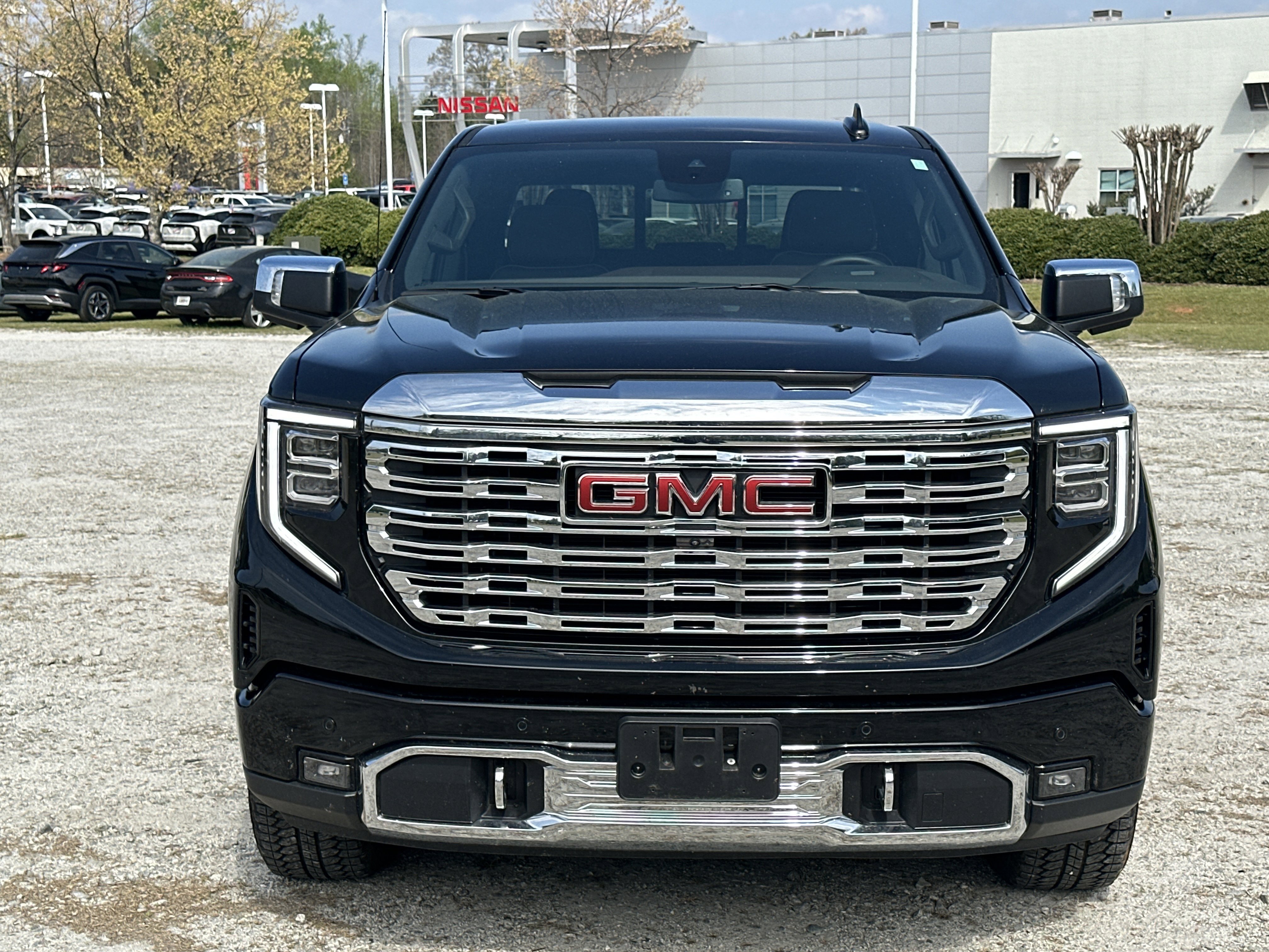 Used 2025 GMC Sierra 1500 Denali image 2