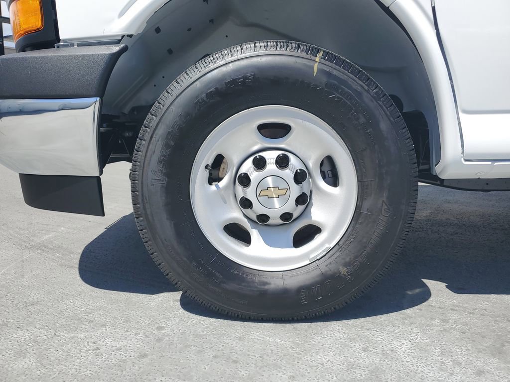 New 2026 Chevrolet Express 2500 w/ Driver Convenience Package RWD image 7