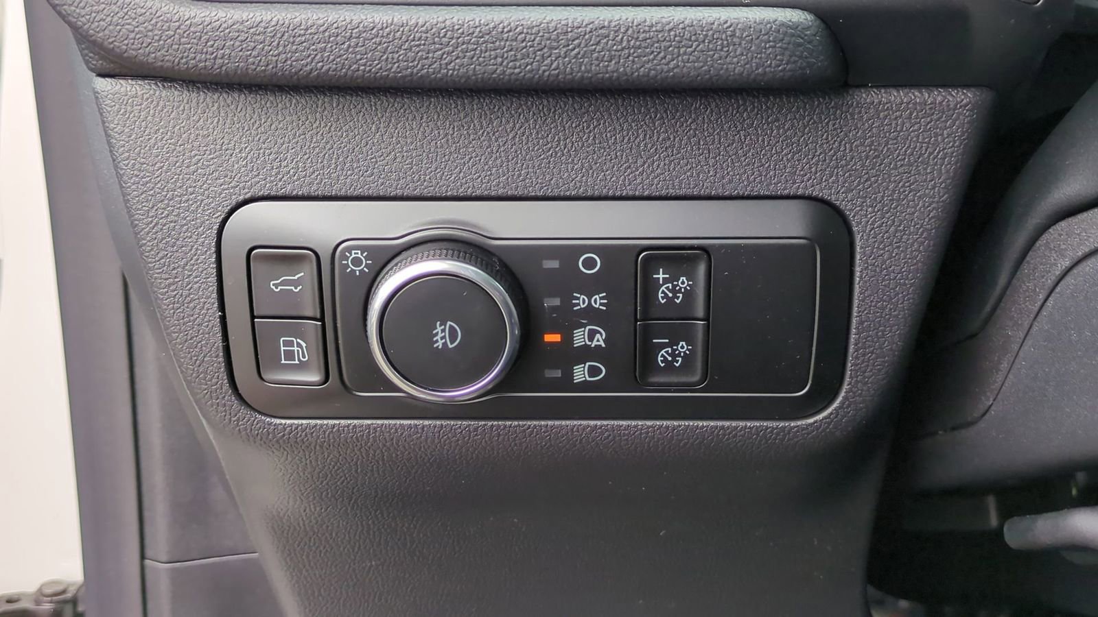 New 2025 Ford Escape SE FWD image 15