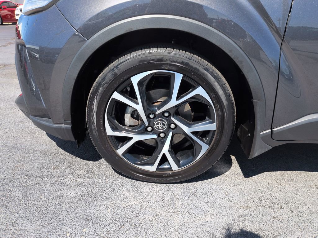 Certified 2022 Toyota C-HR XLE image 27