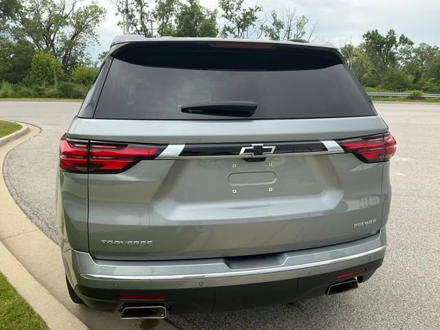 Used 2023 Chevrolet Traverse Premier FWD image 10