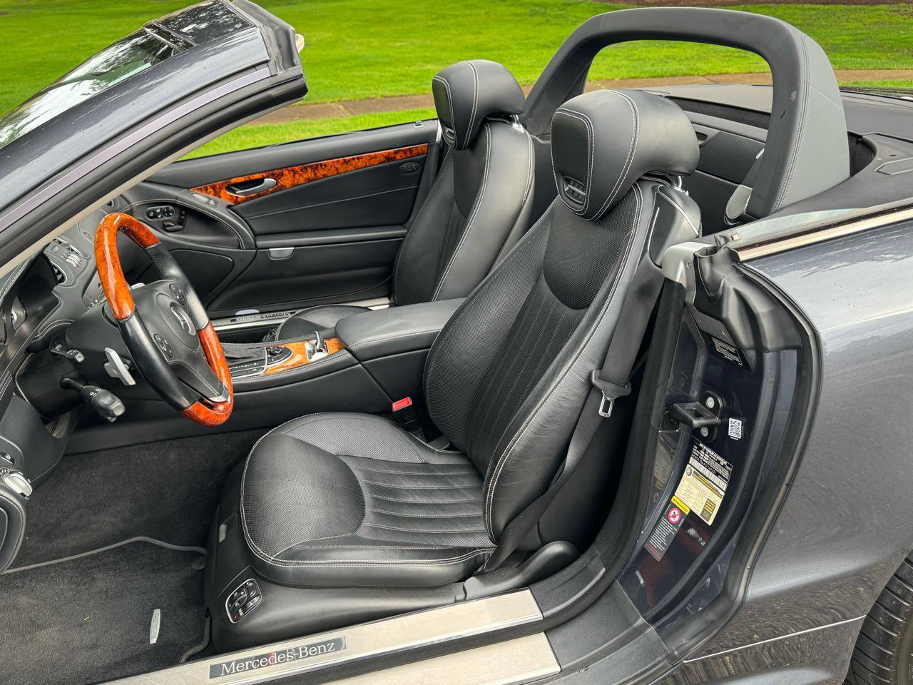 Used 2012 Mercedes-Benz SL 550 image 18