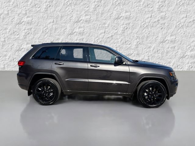 Used 2021 Jeep Grand Cherokee Laredo X image 2