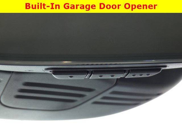 Used 2020 Volvo XC40 T4 Momentum image 23