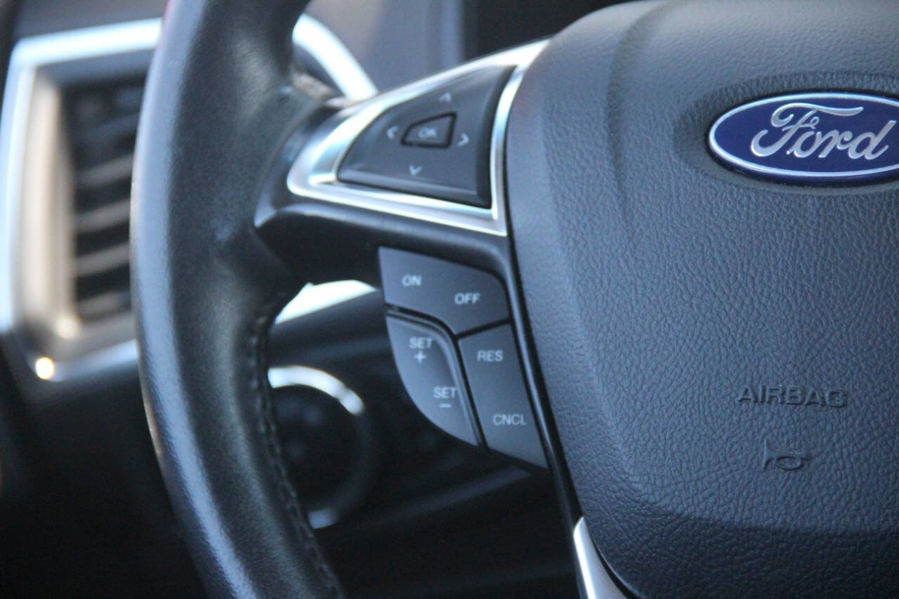 Certified 2024 Ford Edge Titanium AWD/4WD image 16