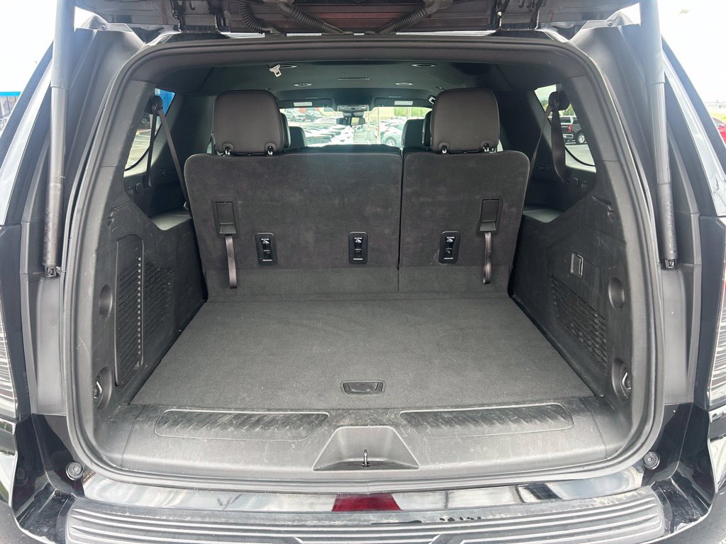 Used 2025 Chevrolet Suburban LT AWD/4WD image 38