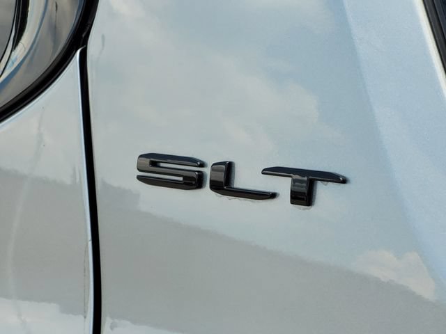 Used 2023 GMC Acadia SLT w/ Elevation Edition FWD image 9