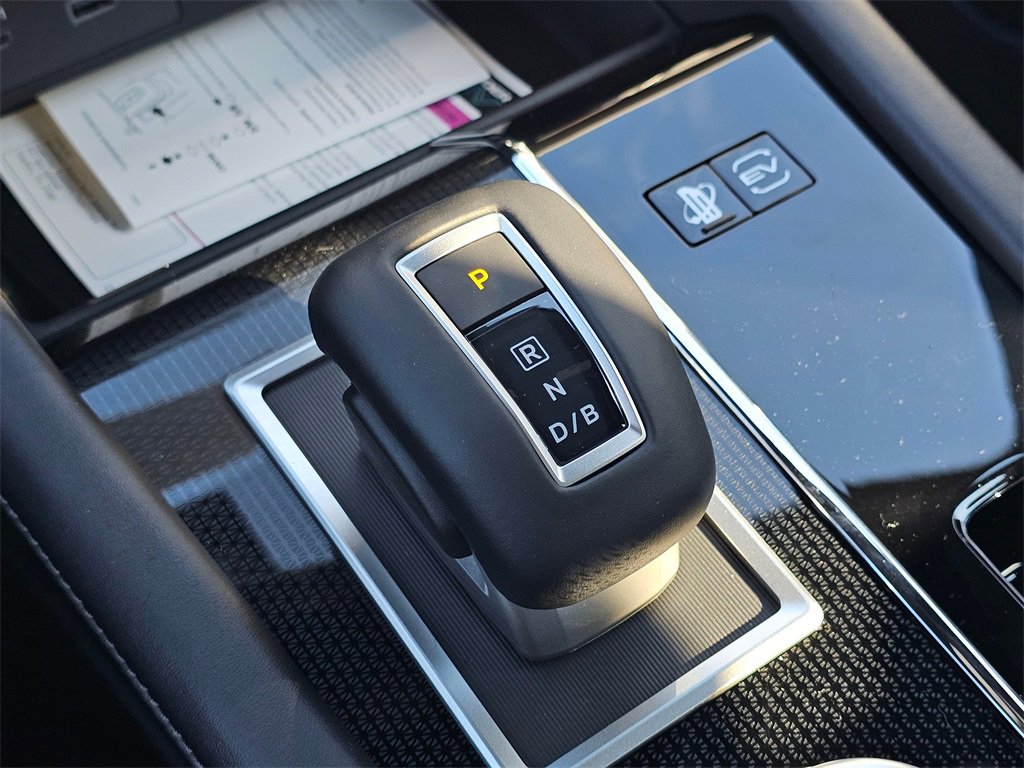 New 2025 Mitsubishi Outlander SEL Black Edition image 13