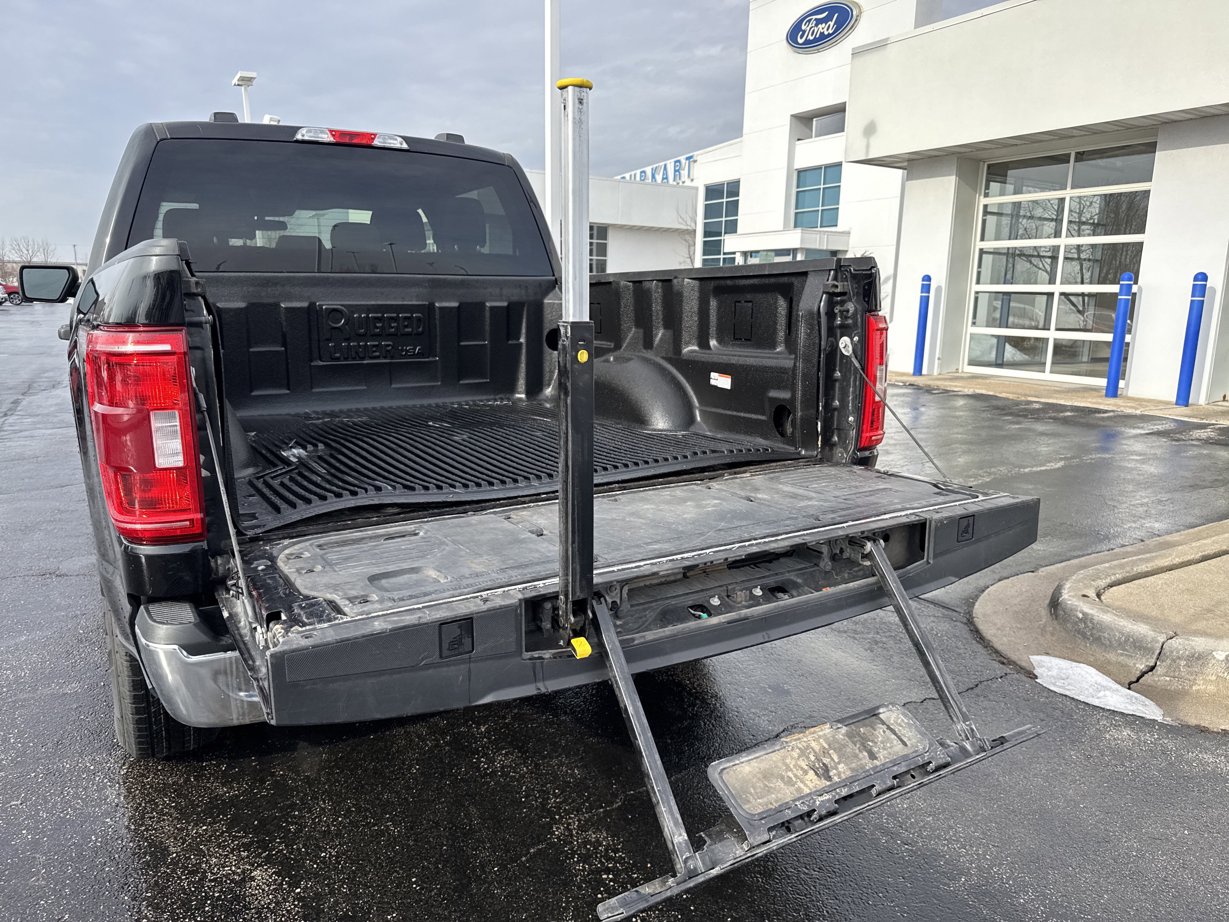 Certified 2022 Ford F150 XLT w/ Trailer Tow Package image 16