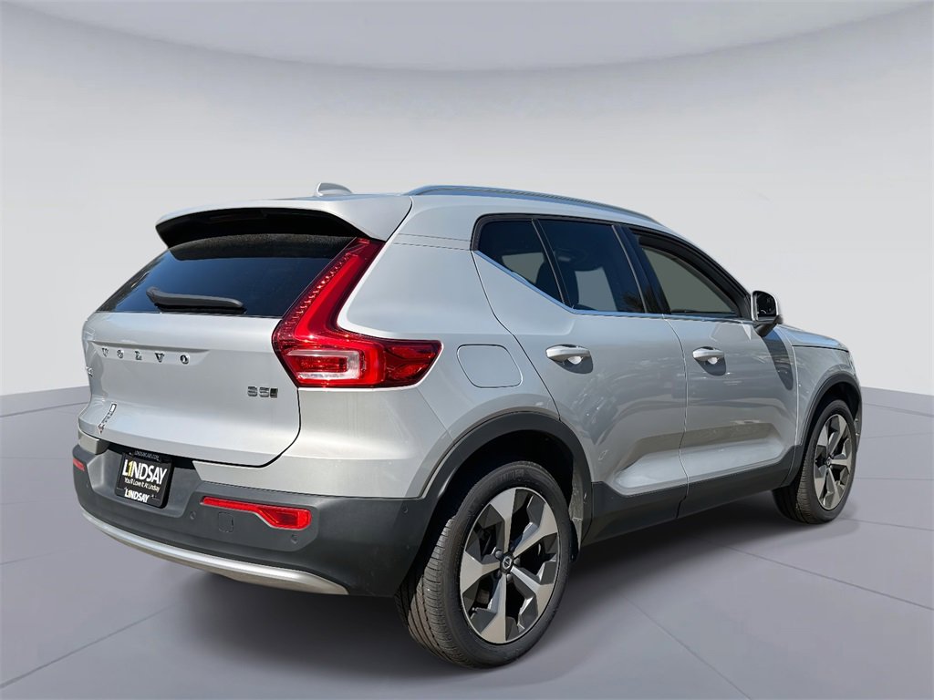 Used 2024 Volvo XC40 B5 Plus w/ Climate Package image 9