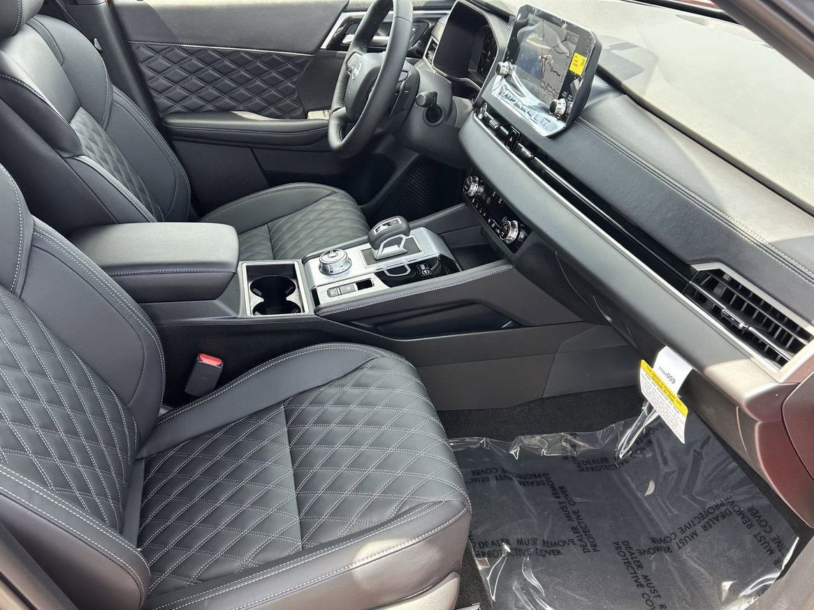New 2026 Nissan Rogue Platinum image 9