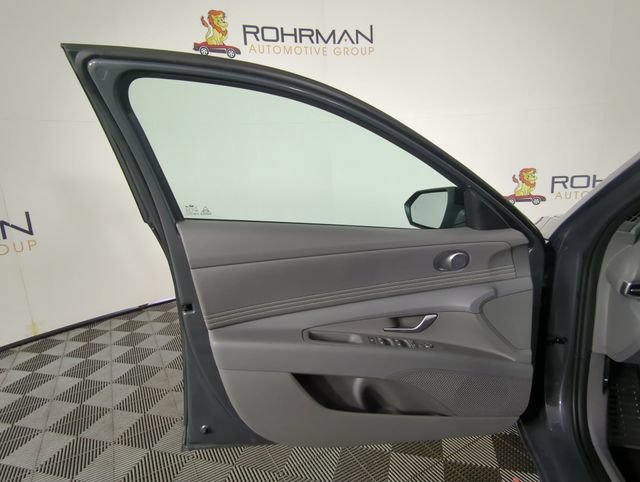 New 2026 Hyundai Elantra SEL Sport Premium FWD image 17