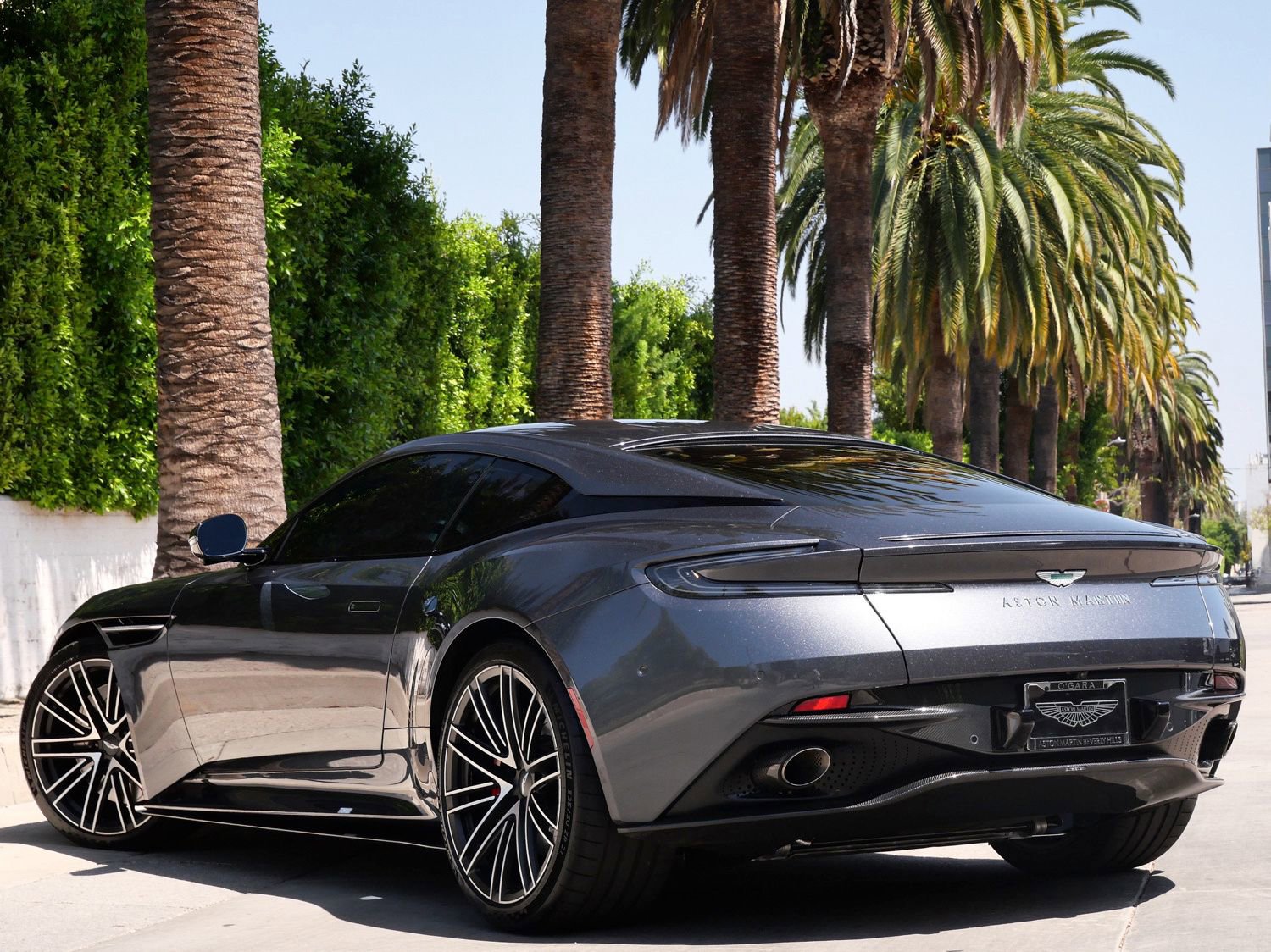 Used 2024 Aston Martin DB12 Coupe image 2