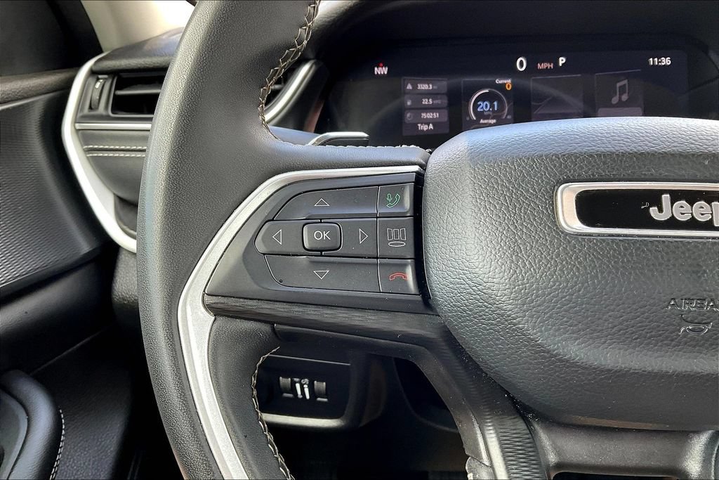 Used 2024 Jeep Grand Cherokee Laredo RWD image 9