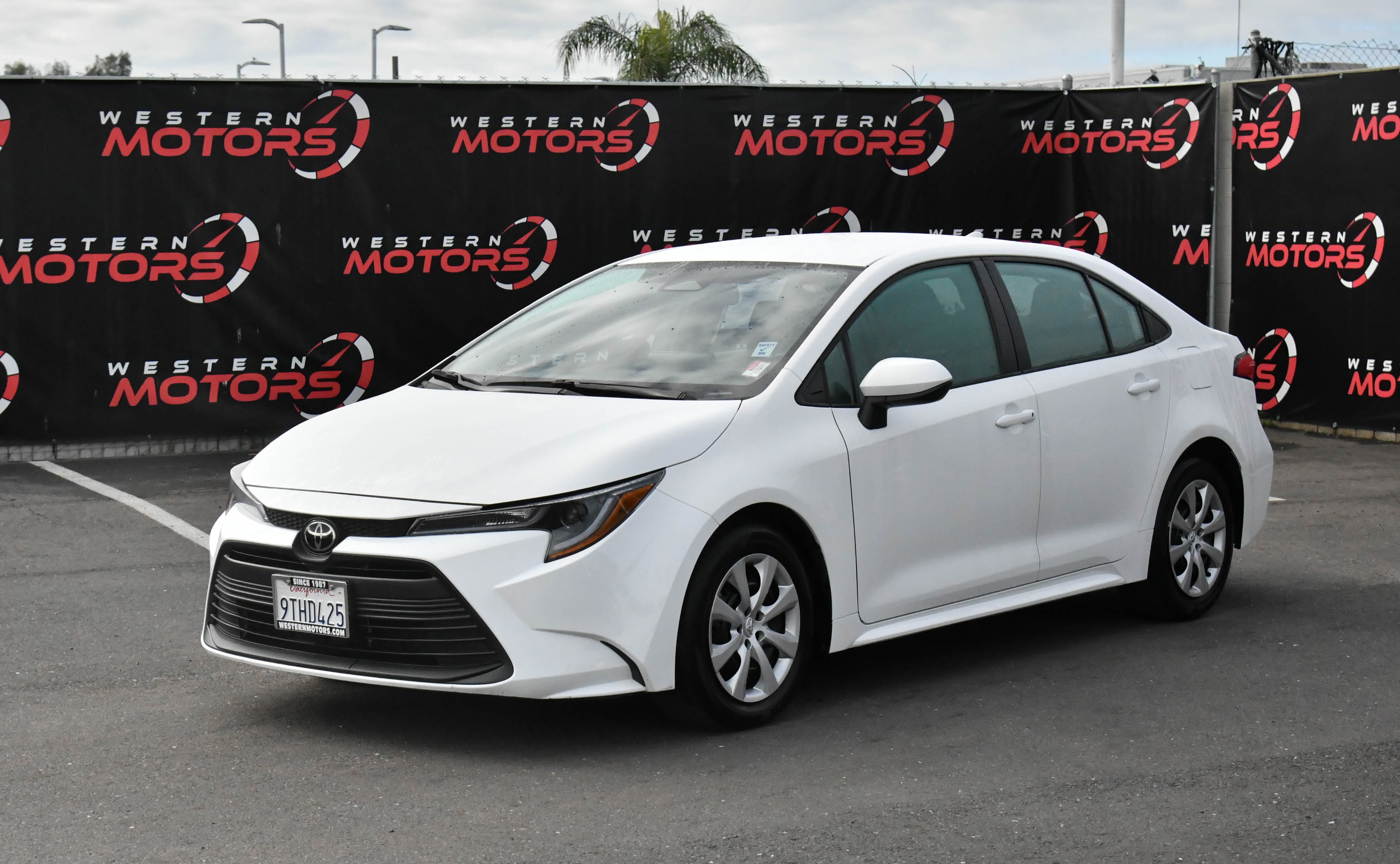 Used 2025 Toyota Corolla LE image 3