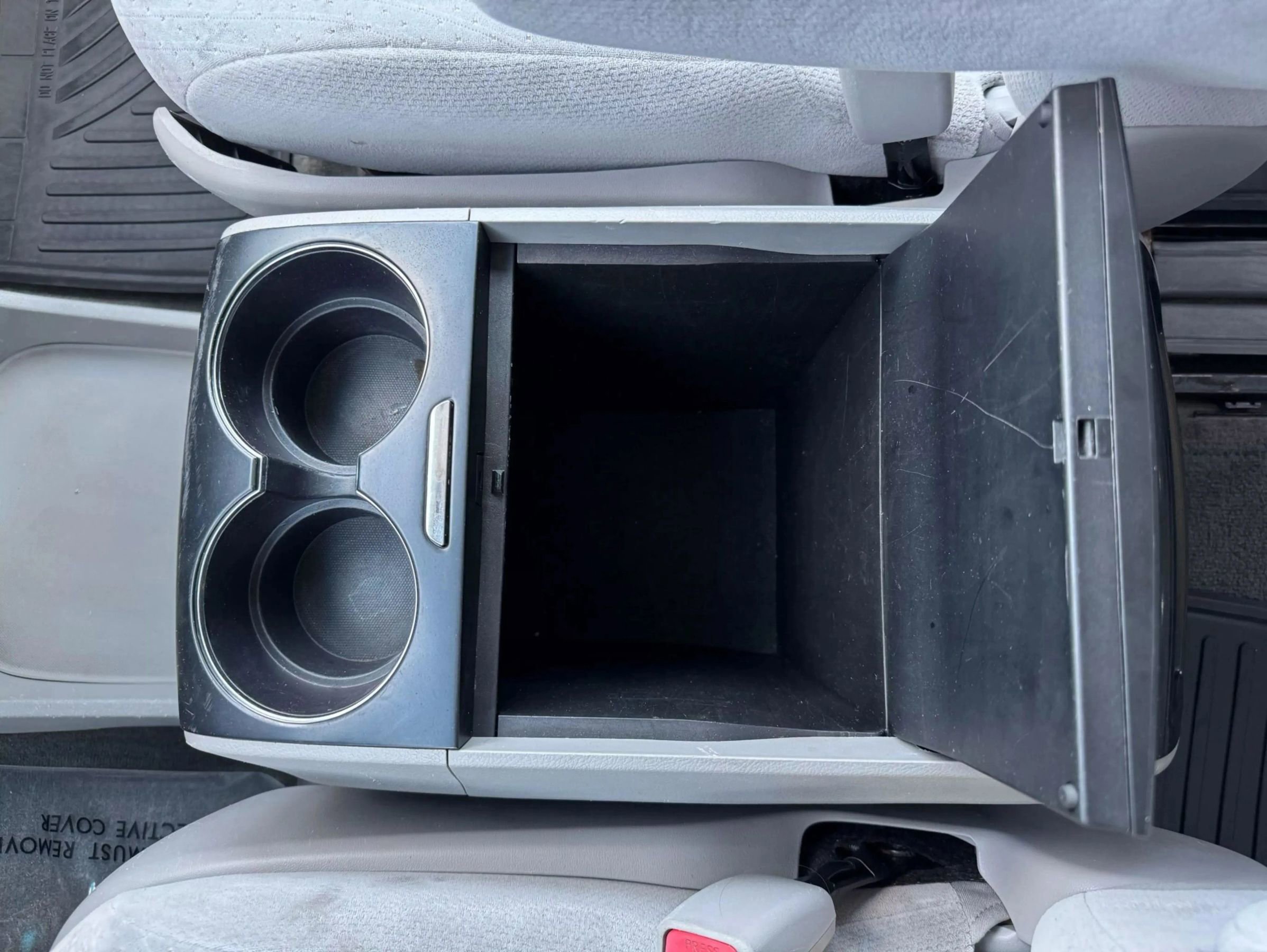 Used 2015 Toyota Sienna LE image 18