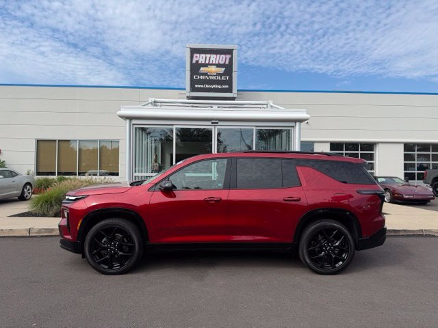 Used 2024 Chevrolet Traverse RS w/ LPO, Floor Liner Package AWD/4WD image 1