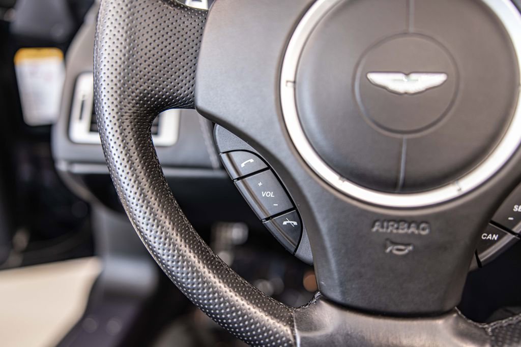 Used 2010 Aston Martin V8 Vantage Roadster RWD image 25