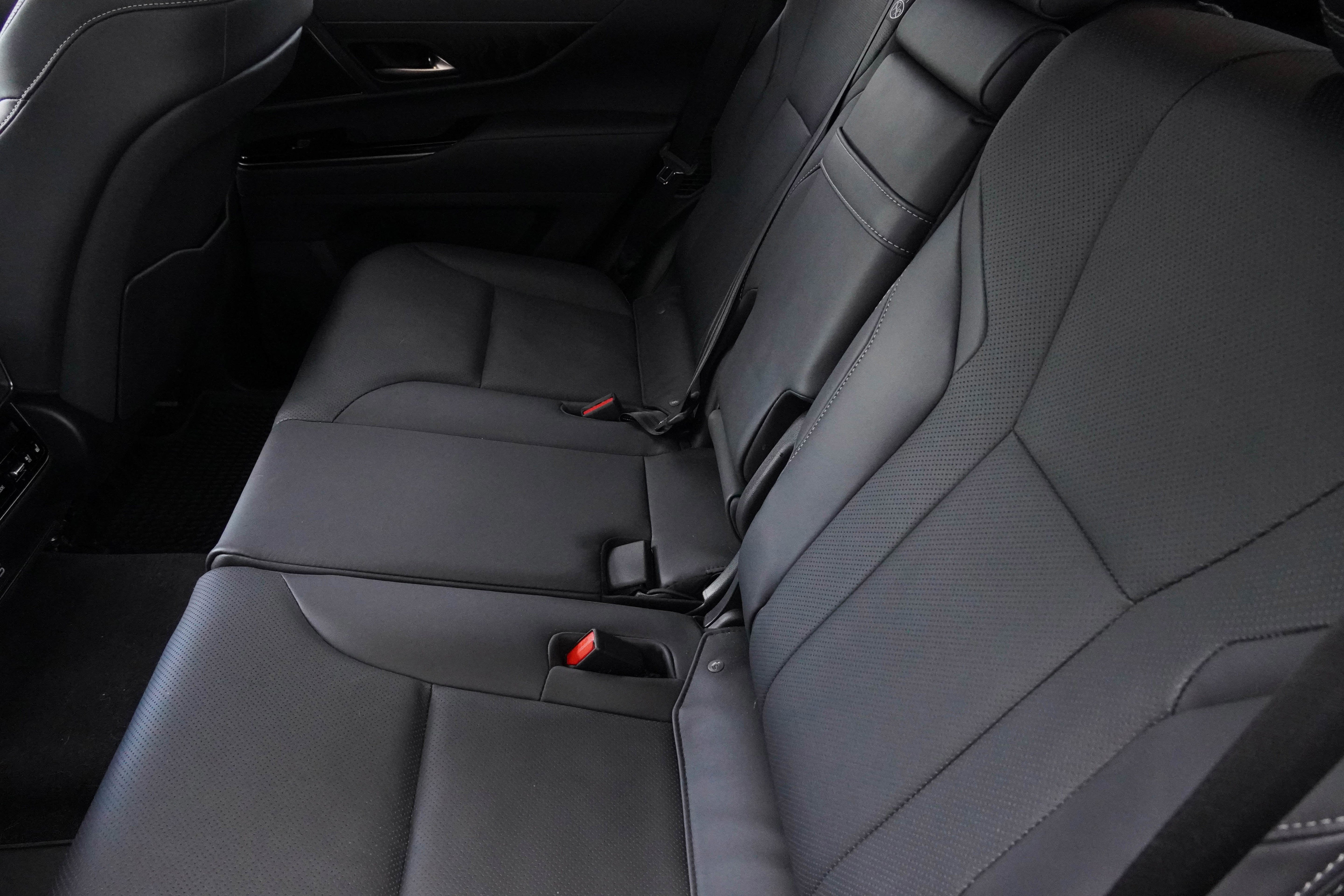 Used 2025 Lexus LX 600 4WD w/ Interior Upgrade Package image 38